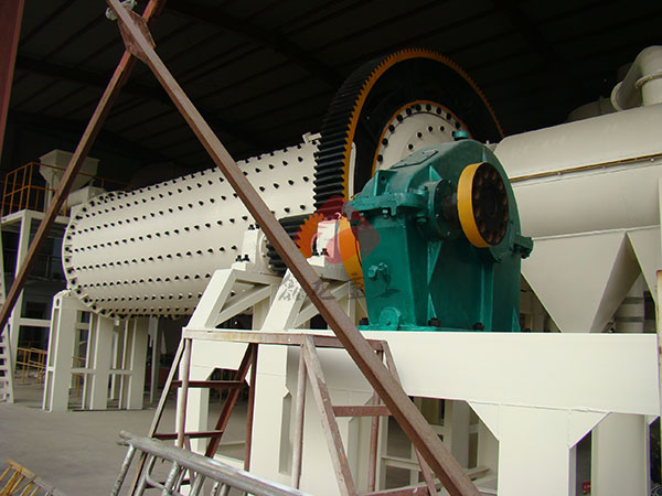 水泥熟料磨粉 現場